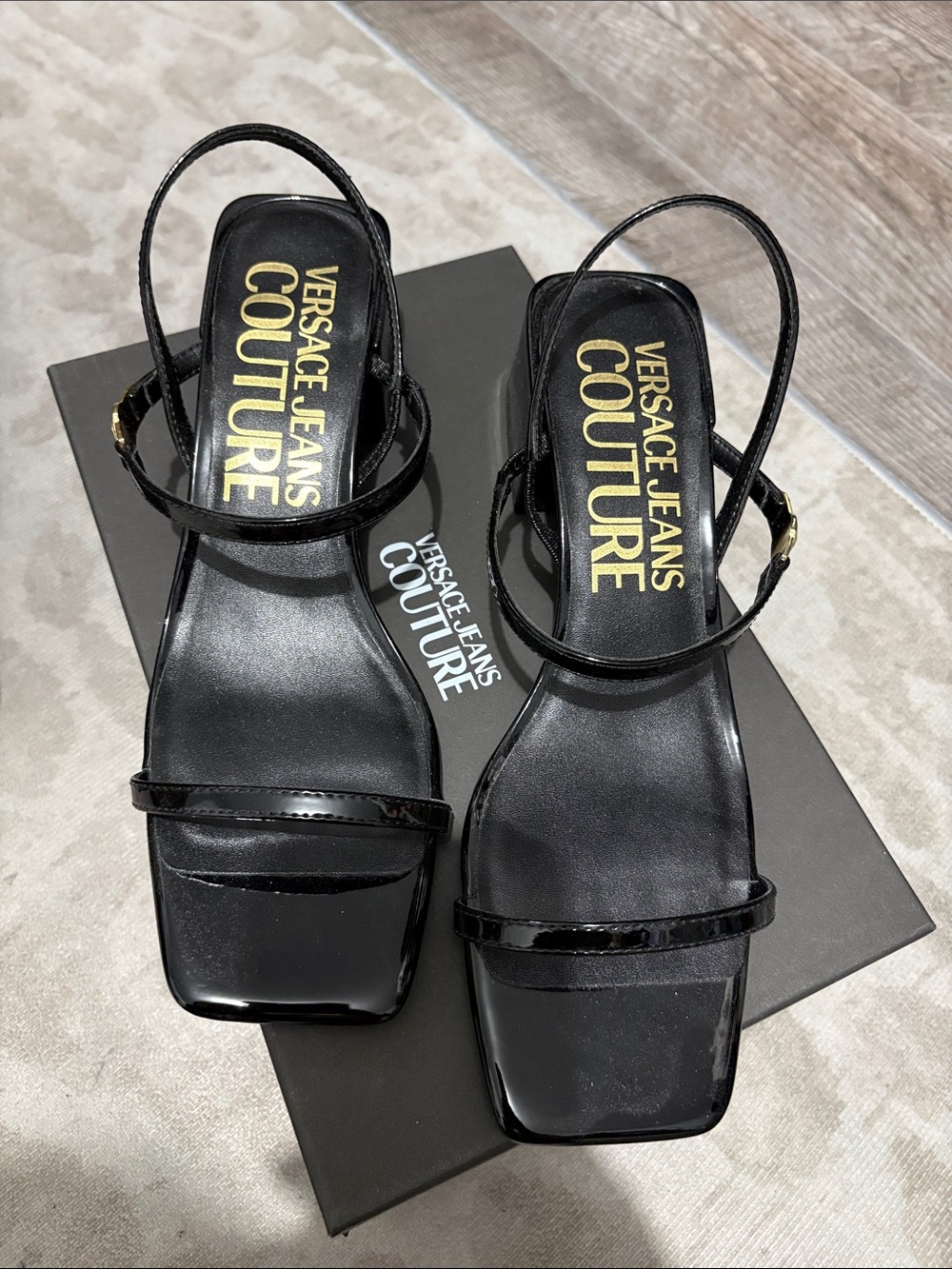 Versace sandal - Picture 3 of 7